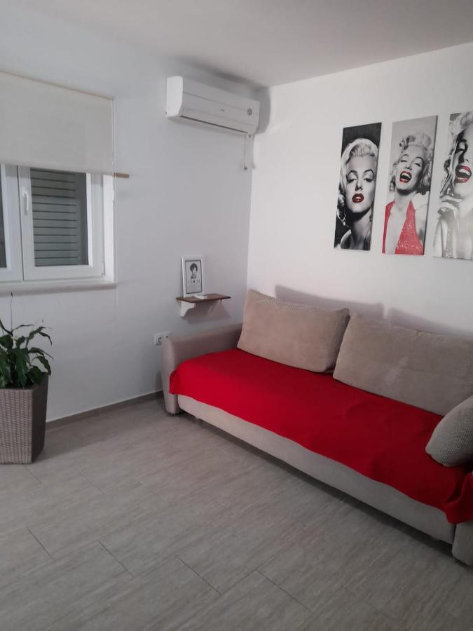 Hana Apartment