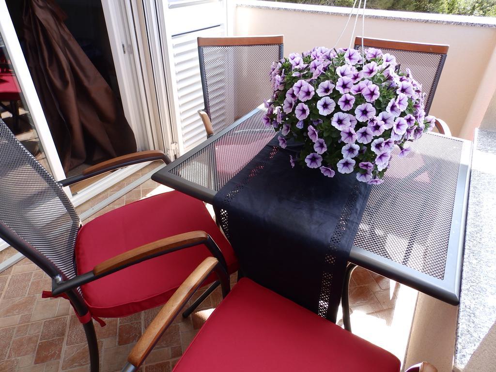 Hana Apartment *