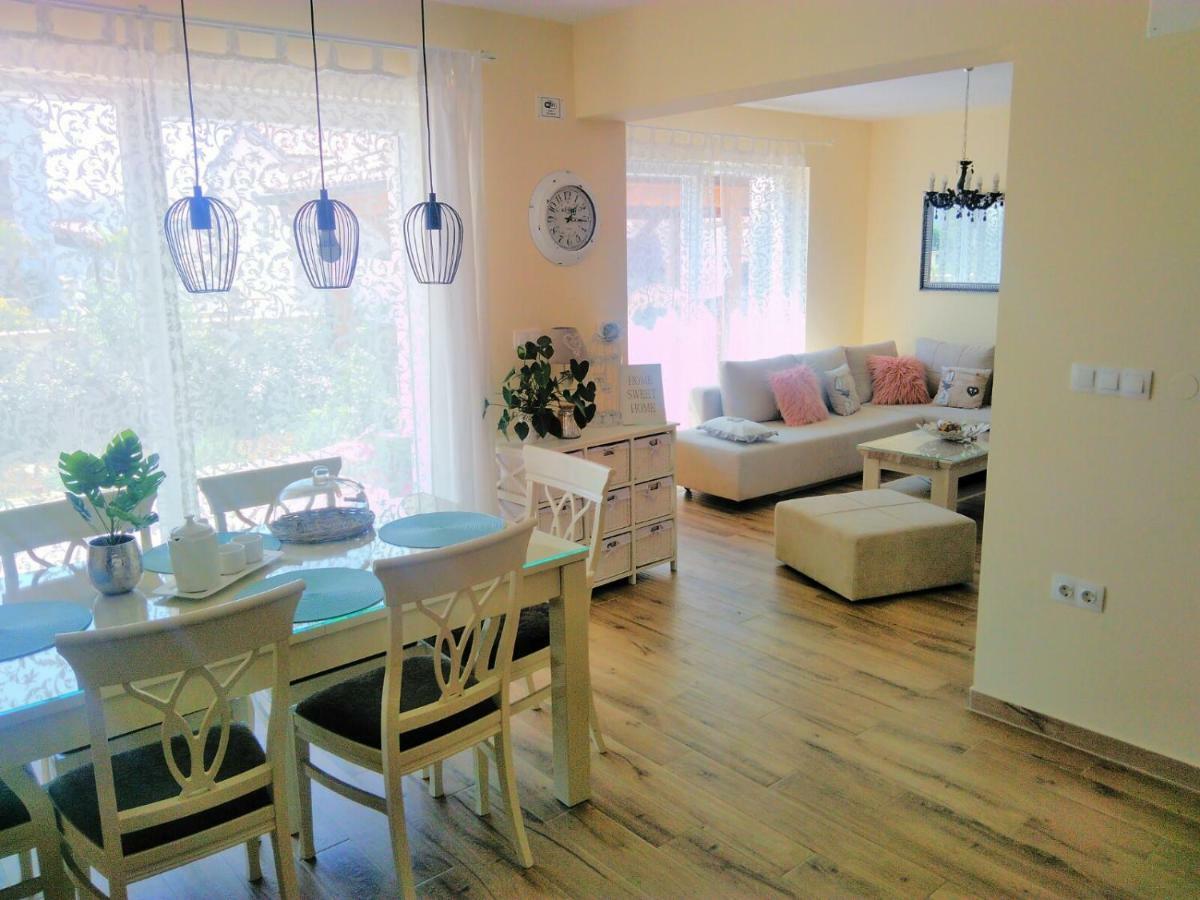 Hana Apartment *